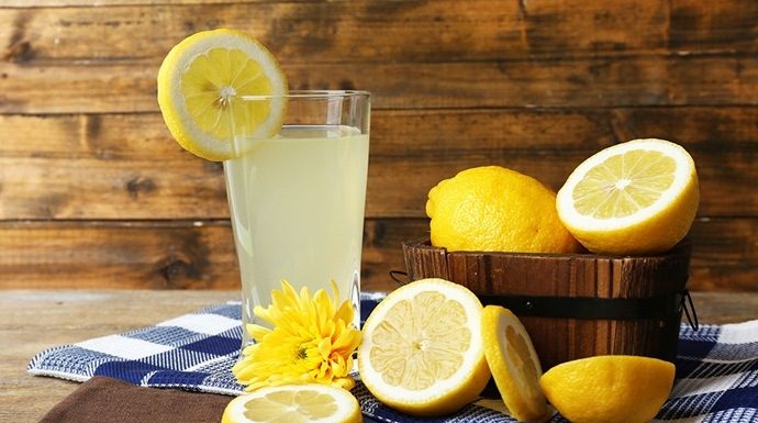 Blini vetëm një kokërr limon dhe rritini flokët disa centimetra brenda muajit