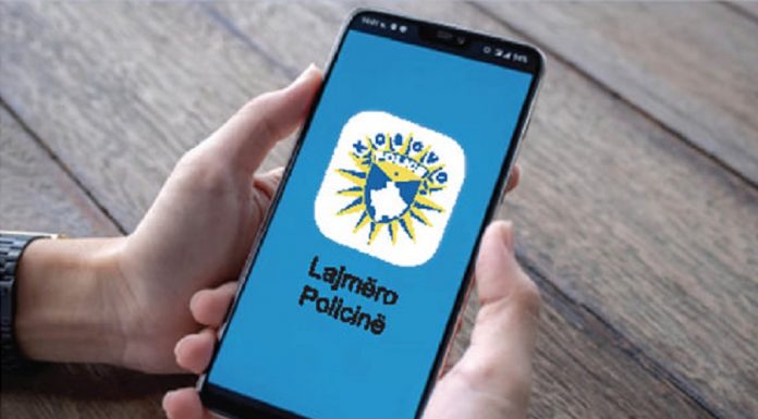 Gjilanasit pajisen me fletëpalosje të aplikacionit “Lajmëro Policinë”
