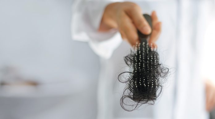 Çdo gjë që duhet të dini rreth rënies së flokëve