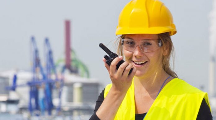 ZVICËR: GRATË ENDE BËJNË 50% MË SHUMË PUNË SHTËPIE TË PAPAGUARA SE BURRAT