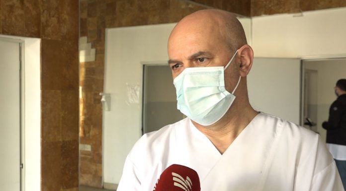 Drejtori i Infektives paralajmëron kthimin në normalitet, kërkon vaksinim masiv deri në shtator