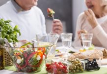 Ushqimet që duhet të konsumoni pas moshës 50 vjeç