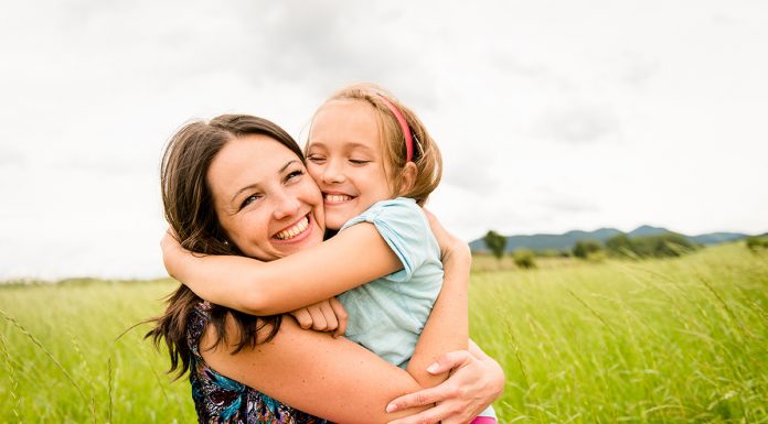 Disa arsye pse ju duhen shumë përqafime në ditë