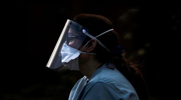 STUDIMI GJERMAN: MASKAT KIRURGJIKALE 98% EFEKTIVE NË MBROJTJEN NGA COVID-19