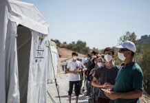 Greqia do të fillojë me vaksinimin e migrantëve