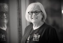 Ish-ushtarja amerikane, Berkowitz dhuron 5 mijë dollarë për Universitetin e Prishtinës