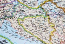 Boshnjakët thonë se po punohet që qytetarët në shtetet e rajonit t’i kalojnë kufijtë vetëm me letërnjoftim