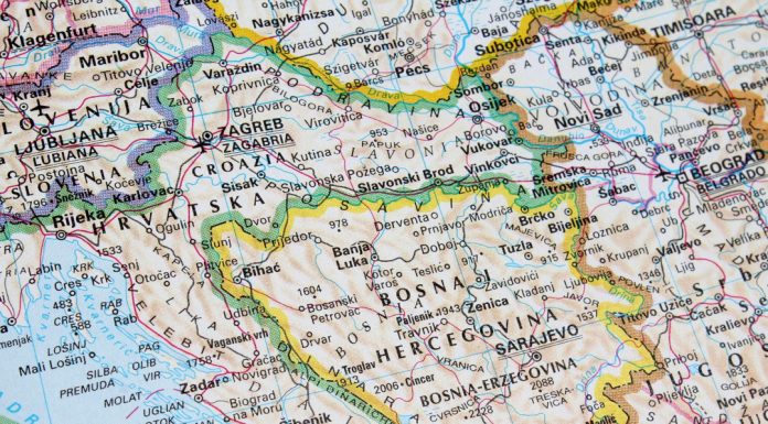 Boshnjakët thonë se po punohet që qytetarët në shtetet e rajonit t’i kalojnë kufijtë vetëm me letërnjoftim