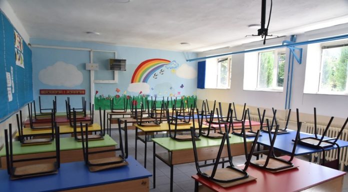 Njoftim : Viti shkollor përfundon më 2 Korrik