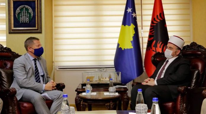 Myftiu Tërnava priti në takim ambasadorin e BE-së në Kosovë, z. Tomas Szunyog