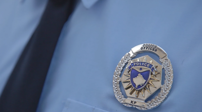 POLICIA E KOSOVËS KËSHILLON MËRGIMTARËT