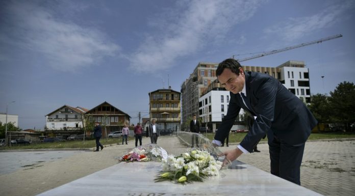 KURTI NDERON DEMAÇIN NË TREVJETORIN E VDEKJES