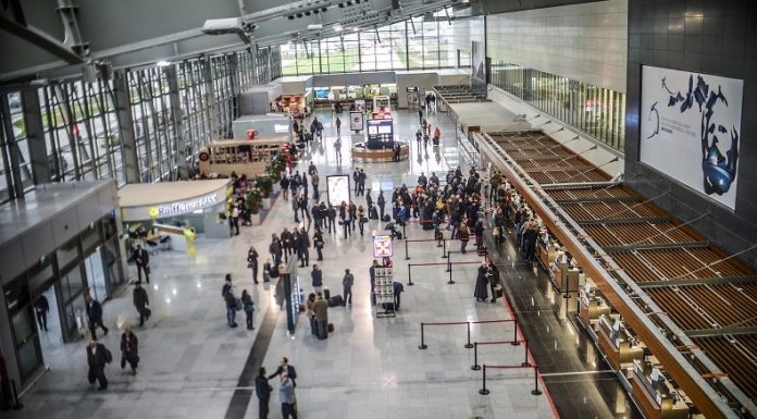 PËR TRI JAVË TË KORRIKUT MBI 132 MIJË PERSONA ERDHËN PËRMES AEROPORTIT