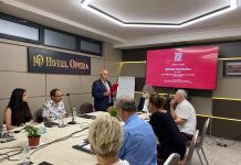 Besnik Mustafaj fiton çmimin letrar ‘Buzuku’