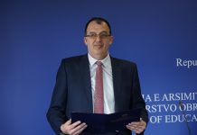 Pupovci: Mësimdhënësit të vaksinohen në mënyrë që të bëjnë të mundur fillimin e vitit të ri shkollor