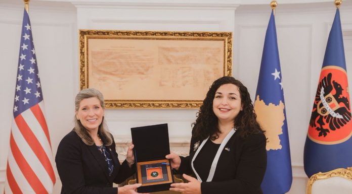 OSMANI PRITI NË TAKIM SENATOREN AMERIKANE, JONI ERNST