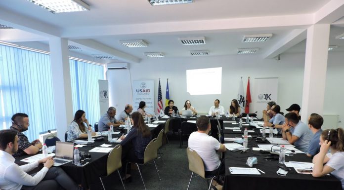 OAK NË BASHKËPUNIM ME USAID, PARAQESIN PROJEKTIN PËR DREJTËSI NË KOSOVË