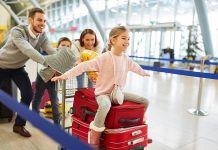 Këshilla se si të keni një udhëtim sa më të lehtë me femijë të vegjel