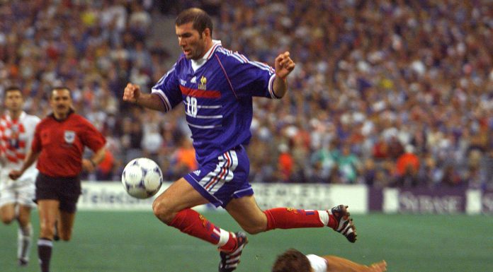 FANELLA E ZIDANE E FINALES SË BOTËRORIT 1998 SHITET MBI 100 MIJË DOLLARË