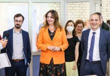 Inovatorët e vegjël nga ‘’Shkollat e Shekullit 21’’,- ‘’Tani mund të kodojmë projekte që ndihmojnë komunitetin me pajisjet mikrobit’’!