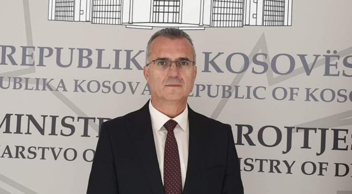 DUGOLLI: NËSE DO TË PËRKEQËSOHEJ GJENDJA NË DEÇAN, KURTI DO TË KTHEHEJ!