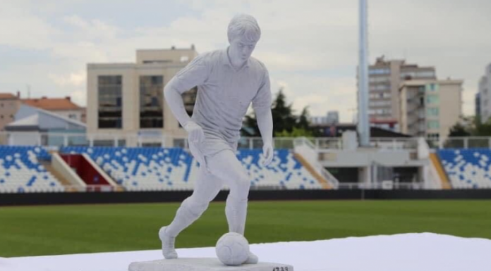 SOT PËRUROHET SHTATORJA E FADIL VOKRRIT