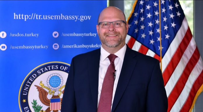 KUSH ËSHTË JEFFREY HOVENIER, I NOMINUAR PËR AMBASADOR TË SHBA-SË NË KOSOVË?