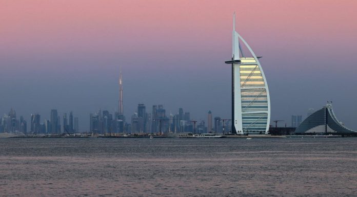 DUBAI KRIJON SHI ARTIFICIAL PËR TË MPOSHTUR TEMPERATURAT EKSTREME