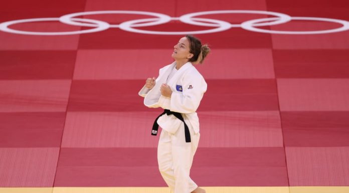 FLET NËNA E DISTRIA KRASNIQIT: EMOCION I VEÇANTË