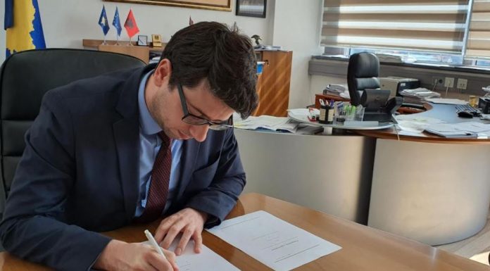 Firmoset marrëveshje në vlerë të 15 milionë eurove për menaxhimin e koronavirusit