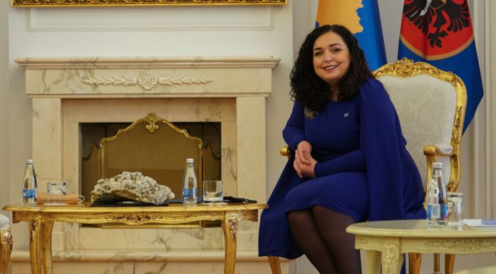 PRESIDENTJA OSMANI DEKRETON SHPALLJEN E DY LIGJEVE TË MIRATUARA NGA KUVENDI