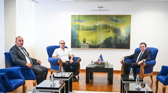 Kurti takohet me Bulliqin e Isufin, flasin për çështjen e kufijve shtetërorë