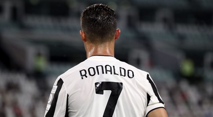 Ronaldo reagon pas spekulimeve për të ardhmen e tij