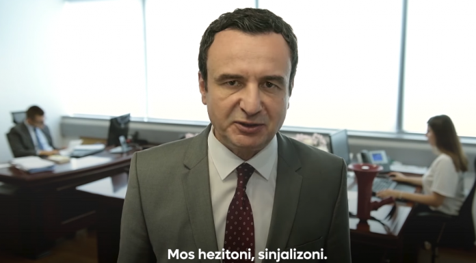 Kurti, zyrtarëve publikë: Raportoni shkeljet ligjore