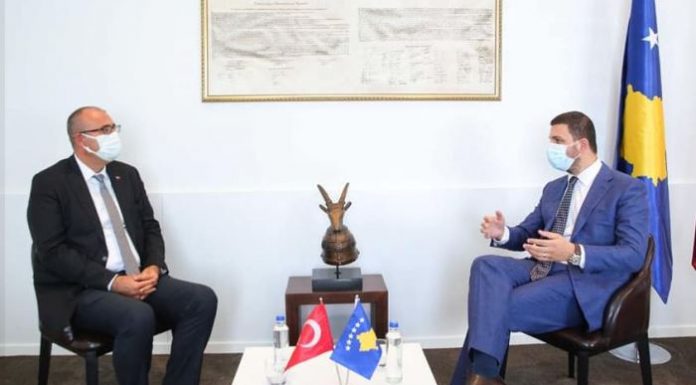 KRASNIQI TAKON AMBASADORIN E TURQISË NË KOSOVË