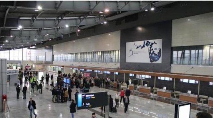 AEROPORTI “ADEM JASHARI” ME NJOFTIM TË RËNDËSISHËM PËR ATA QË UDHTËOJNË