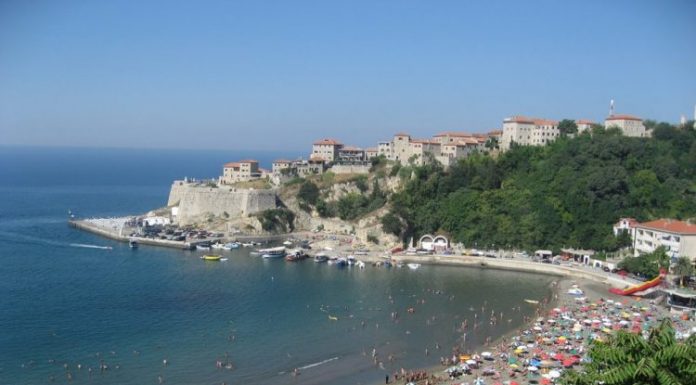 Qytetarët e Kosovës dhe të rajonit s’e kanë asnjë kufizim për të hyrë në Mal të Zi