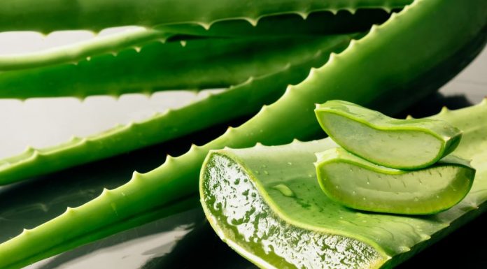 Trajtimi që zbut lëkurën dhe largon skuqjet