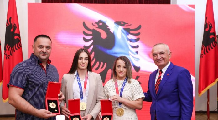 Meta pret Kampionet Olimpike, i dekoron me “Nderi i Kombit”