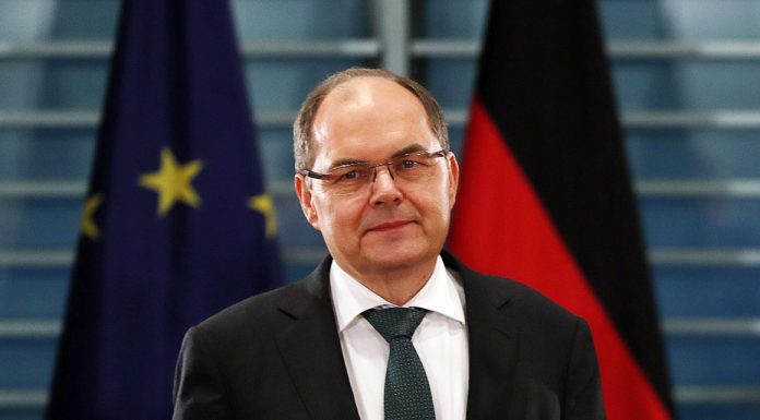 Schmidt merr detyrën e përfaqësuesit të lartë në Bosnje e Hercegovinë