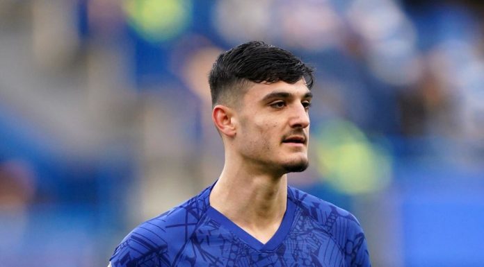 Futbollisti shqiptar nënshkruan me skuadrën e Premierligës