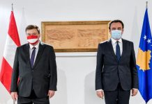 Kurti takohet me ambasadorin e Austrisë në Kosovë, flasin për gjendjen me pandeminë