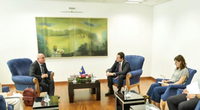 Kurti takohet me Shefin e Kryqit të Kuq në Kosovë, flasin për personat e zhdukur gjatë luftës