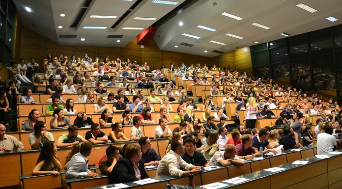 Qeveria e Hungarisë ndan 139 bursa për studentët e Kosovës