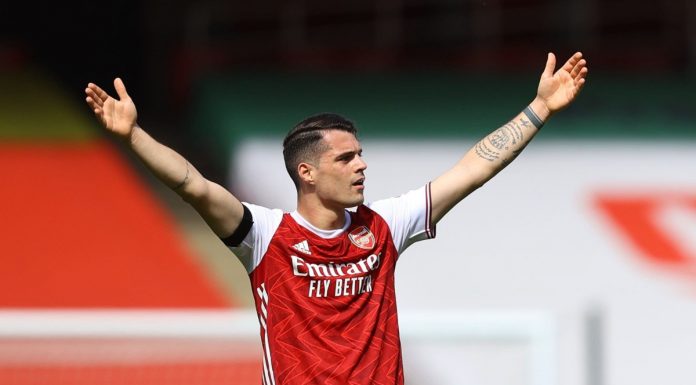 Arsenali ia ndalon pjesëmarrjen në stadium tifozit që nxiti dhunë ndaj Xhakës