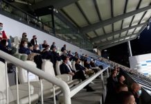 Kurti e Osmani së bashku në tribuna në ndeshjen Kosovë-Greqi