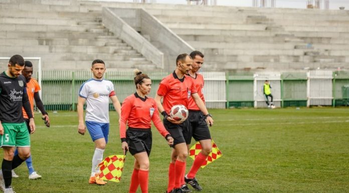 Gjyqtarët kosovarë ndajnë drejtësinë në ndeshjen Bullgari-Uells