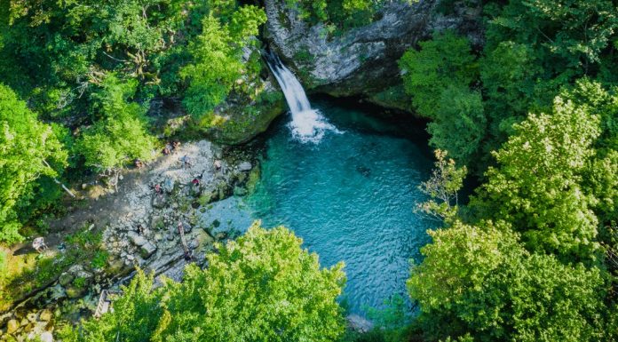 Syri i Kaltër në Theth, një thesar i fshehur mes malesh