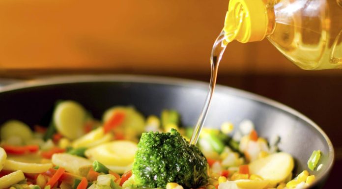 Mospërdorimi i vajit në ushqime nuk është ide e mirë, thonë ekspertët