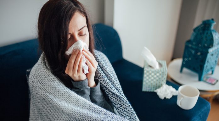 Shenjat që tregojnë se ftohja mund të jetë zhvilluar në pneumoni